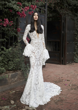 Long Sleeves Ivory Lace Tulle Bohemian Wedding Dress